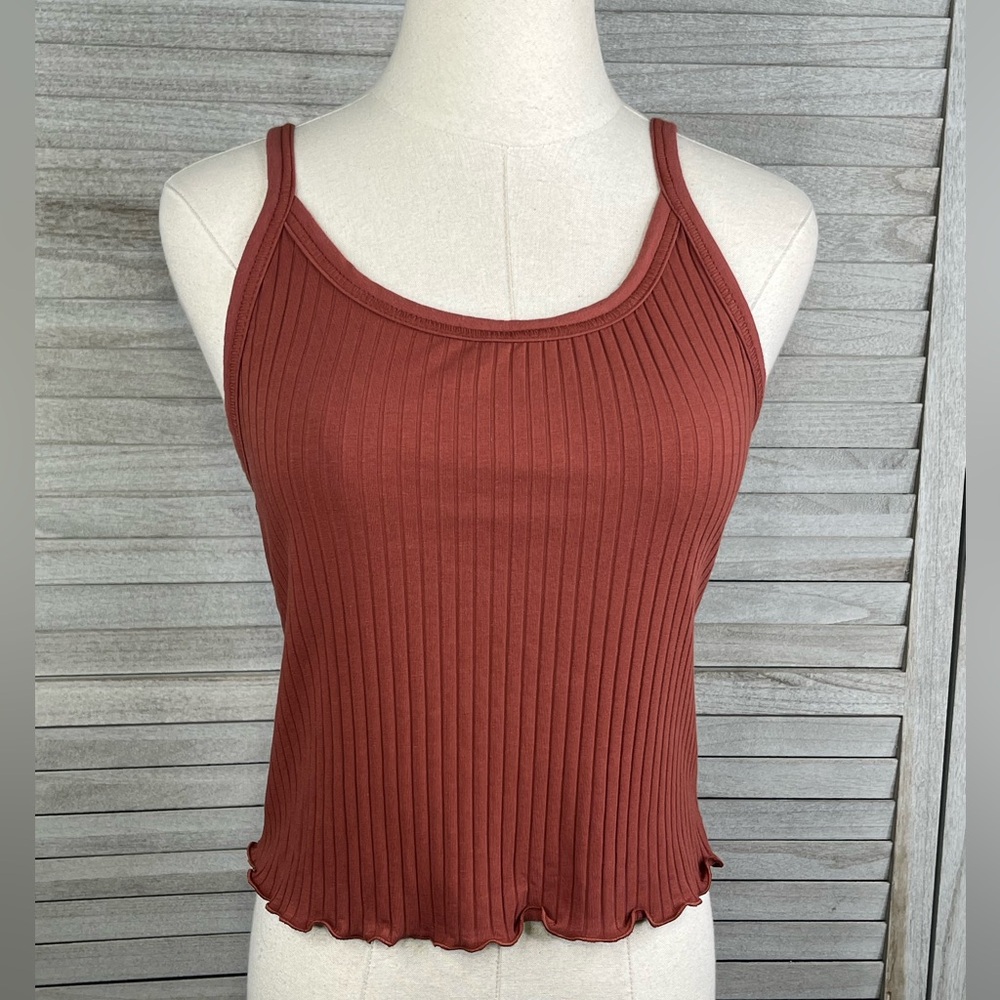 OLD NAVY Cropped Tank Top Ribbed
Lettuce Hem Rust-Medium